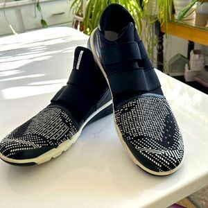 Great echo tennis shoes, size 41